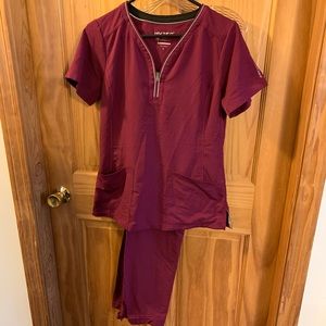 Healing hands scrubs set